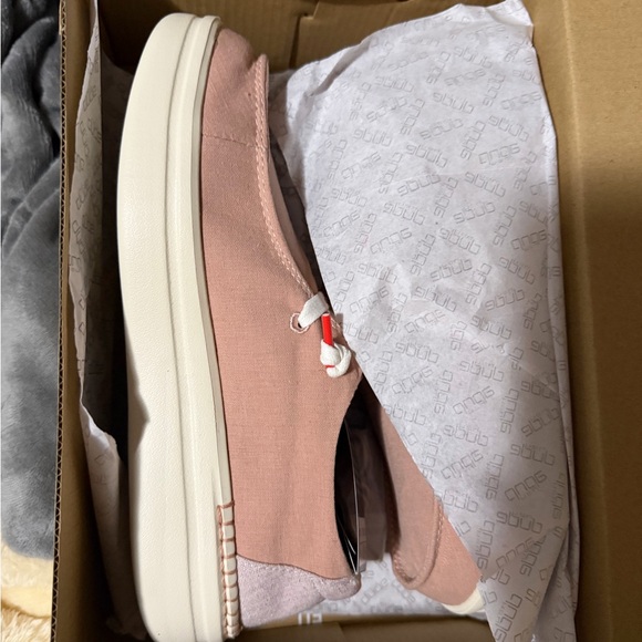 Wendy Rise Chambray Rose Shoes - Picture 3 of 3